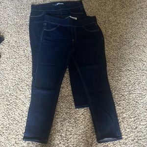 Like new old navy rockstar super skinny Jeggings 12short